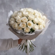 Белые розы &laquo;Туманная гладь&raquo; 0