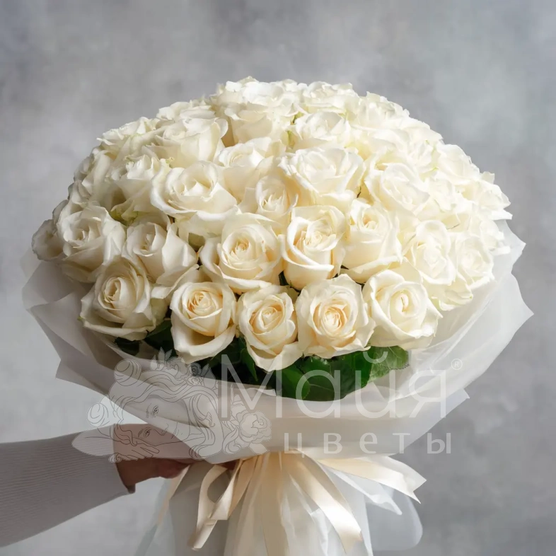Белые розы &laquo;Белый шелк&raquo;