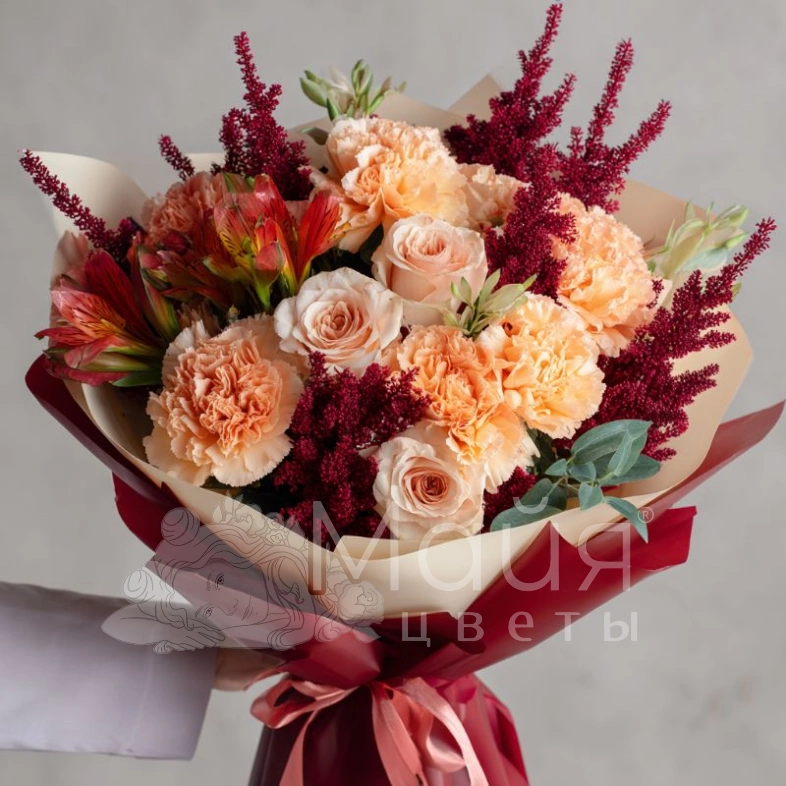 Букет с гвоздиками &laquo;Бархатный вечер&raquo;