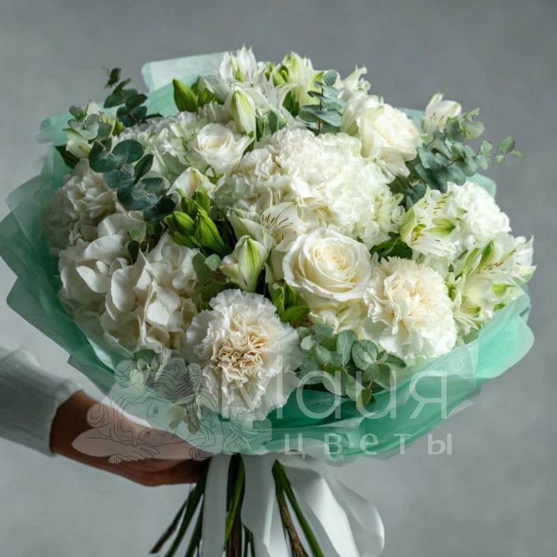 Букет с гвоздиками &laquo;Мятная прохлада&raquo;