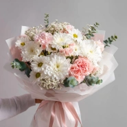 Букет с гвоздиками &laquo;Праздничное настроение&raquo; 0