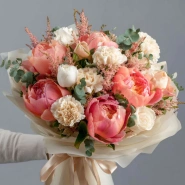Букет с пионами &laquo;Медовый этюд&raquo; 0