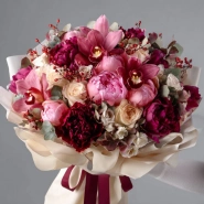 Букет с пионами &laquo;Рубиновая вуаль&raquo; 0