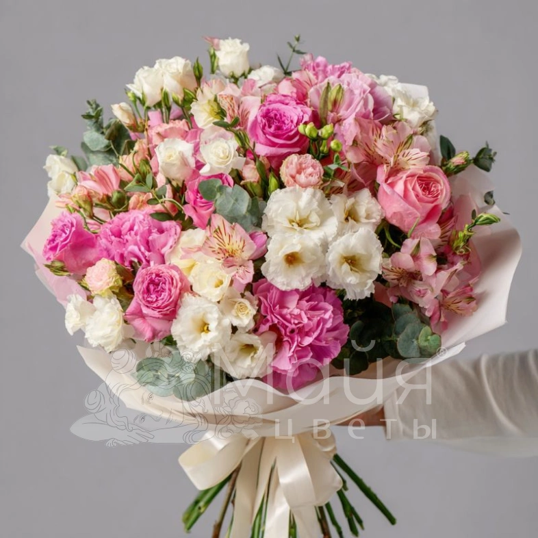 Букет с эустомами &laquo;Рассветная нежность&raquo;