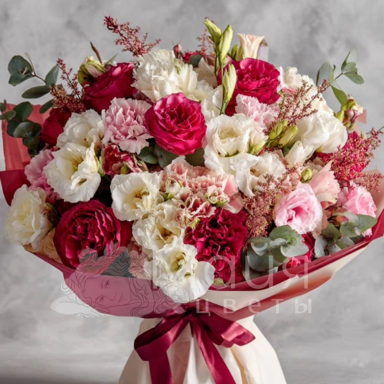 Букет с эустомами &laquo;Ароматный штрих&raquo;