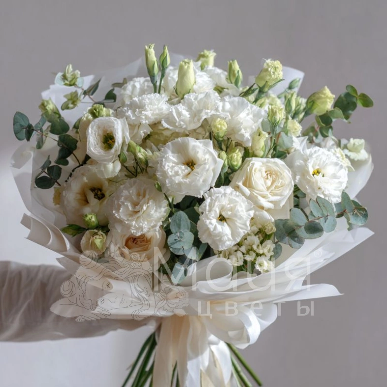 Букет с эустомами &laquo;Светлая вуаль&raquo;