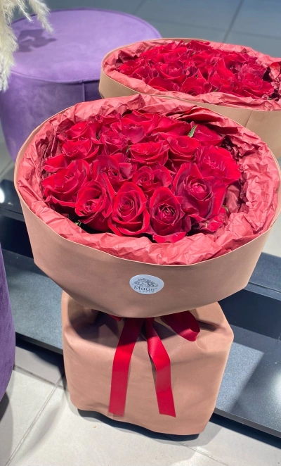 Букет из 17 алых роз