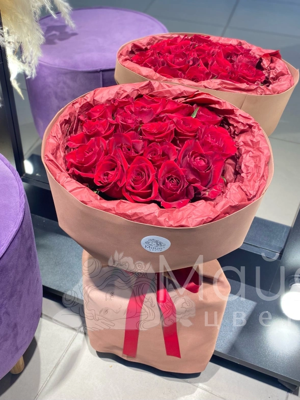 Букет из 17 алых роз