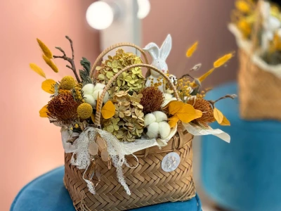 Пасхальная корзинка с сухоцветами