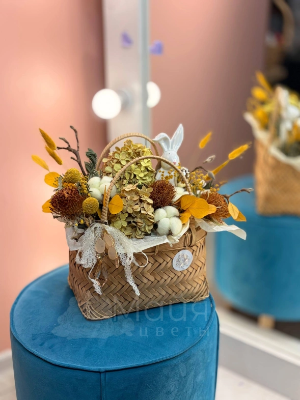 Пасхальная корзинка с сухоцветами
