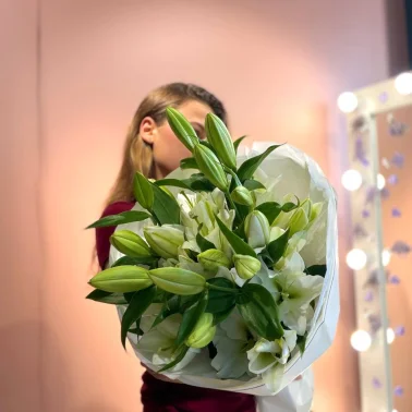 Букет из лилий