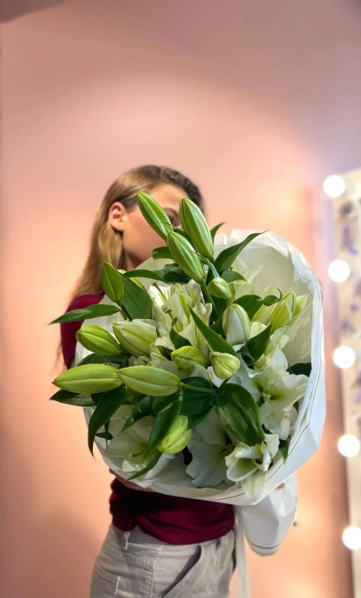 Букет из лилий