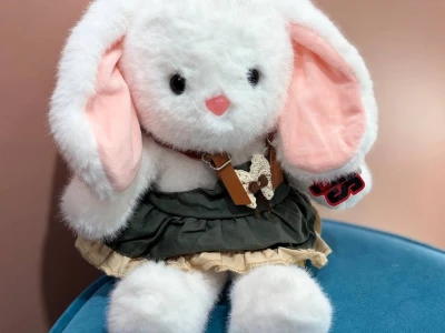 Зайка плюшевый