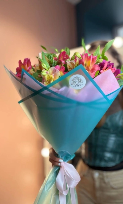 Букет из альстромерий