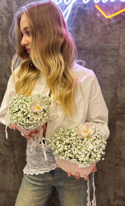 Коробочка сердце с гипсофилой+орхидея 🩷s