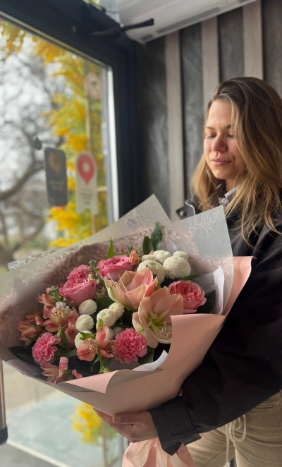 Букет с гипеаструмом