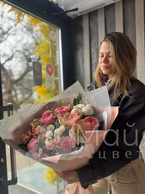 Букет с гипеаструмом