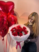 Букет &laquo;Алые французские розы + гипсофила&raquo; 1