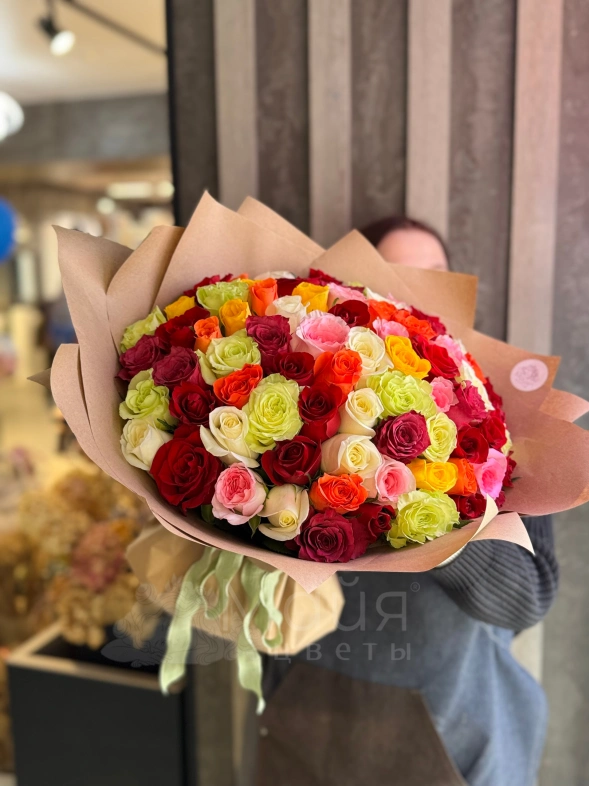 Букет из 75 ярких кенийских роз 40 см.