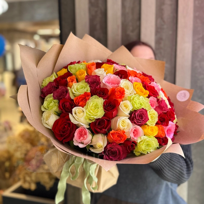 Букет из 75 ярких кенийских роз 40 см.