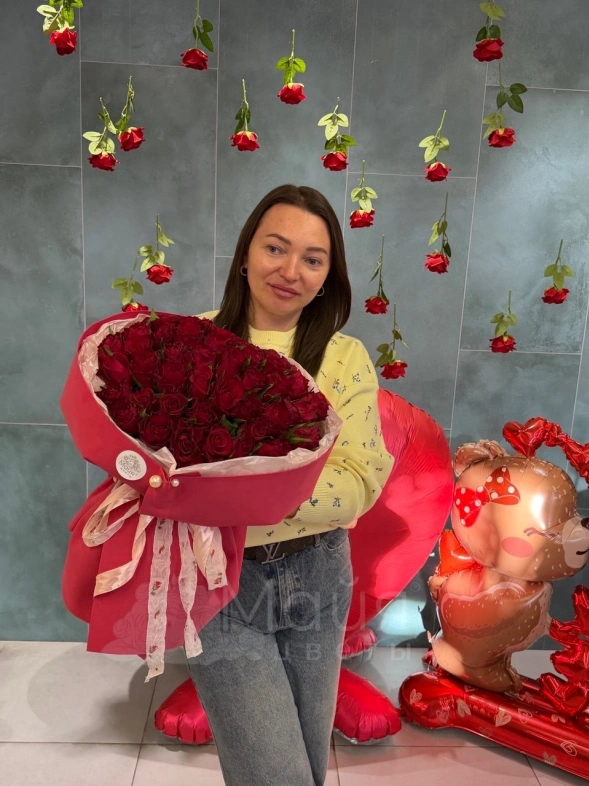 Букет из 51 кенийской розы 40 см. &laquo;Багряный восторг&raquo;.