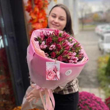 Букет из ярких альстромерий + открытка