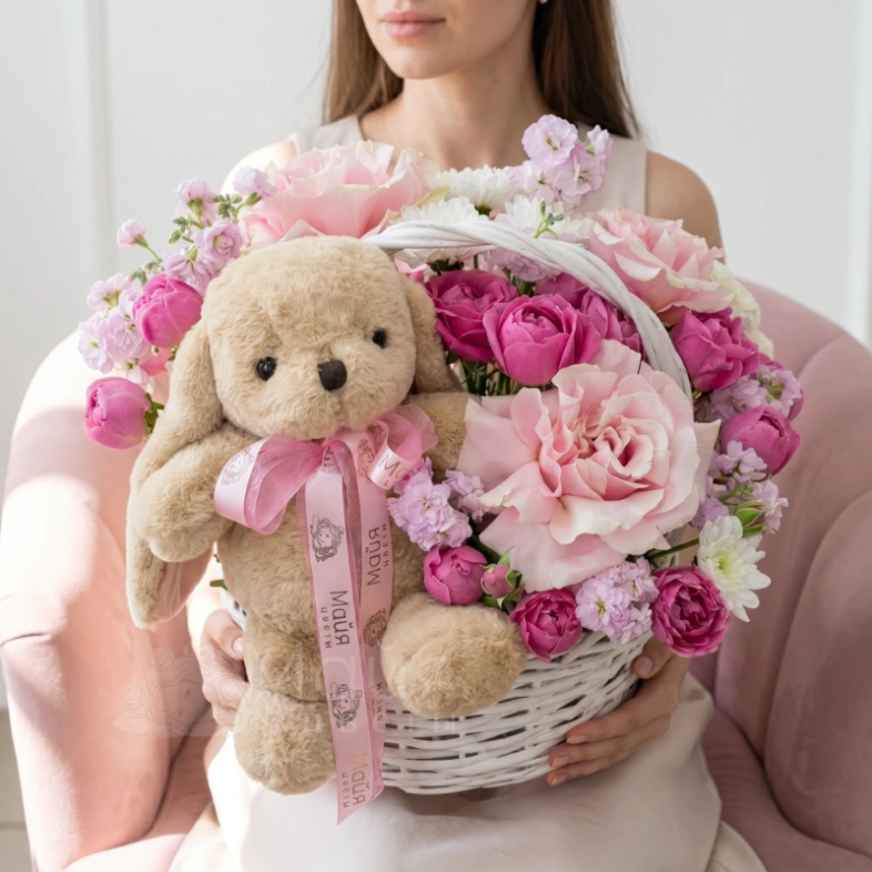 Корзина &laquo;Нежность и мишка&raquo;
