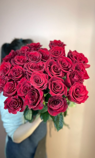 Розы поштучно 60-70 см