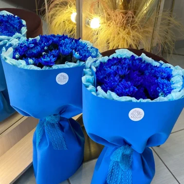 Букет из синих хризантем