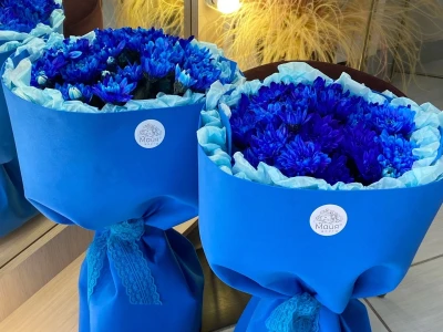 Букет из синих хризантем