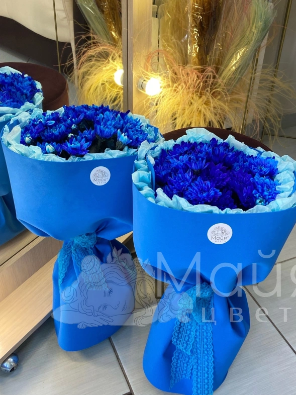 Букет из синих хризантем