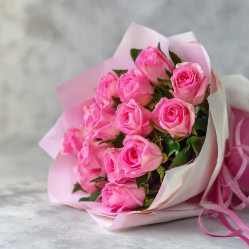 15 розовых кенийских роз.