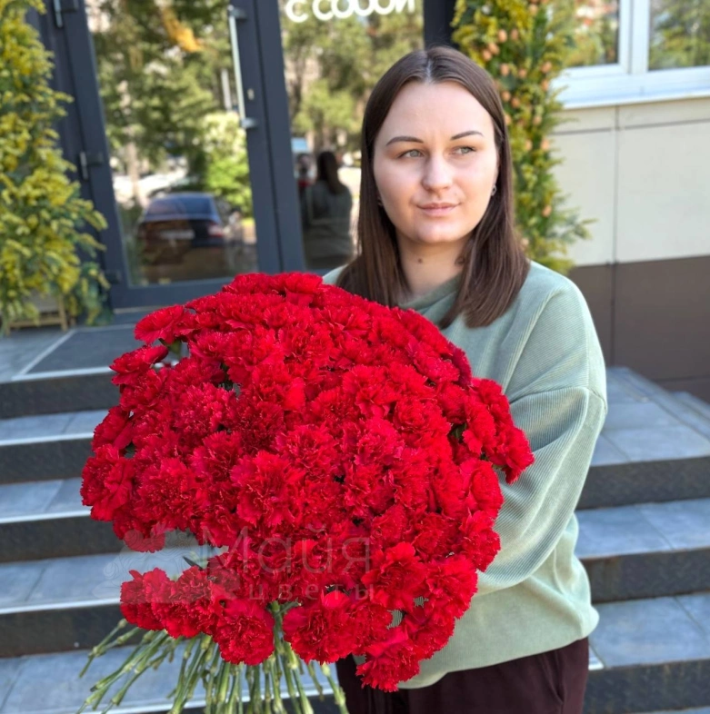 Гвоздика красная поштучно