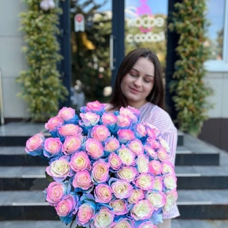 Эквадорская окрашенная роза сорта &laquo;Barbie Star&raquo; поштучно