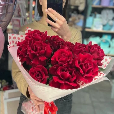 Букет «Алые французские розы»