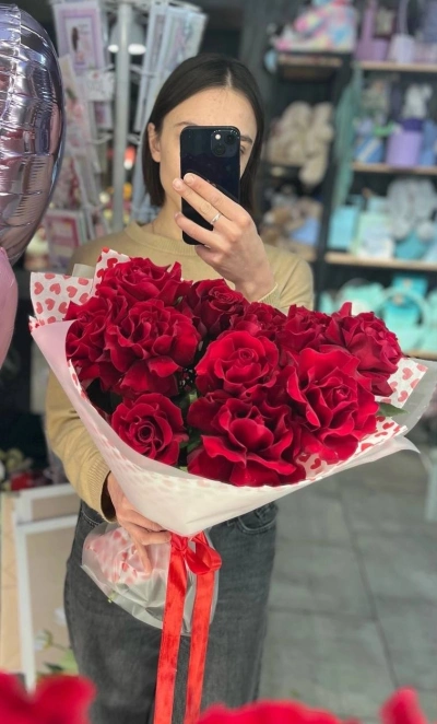 Букет «Алые французские розы»