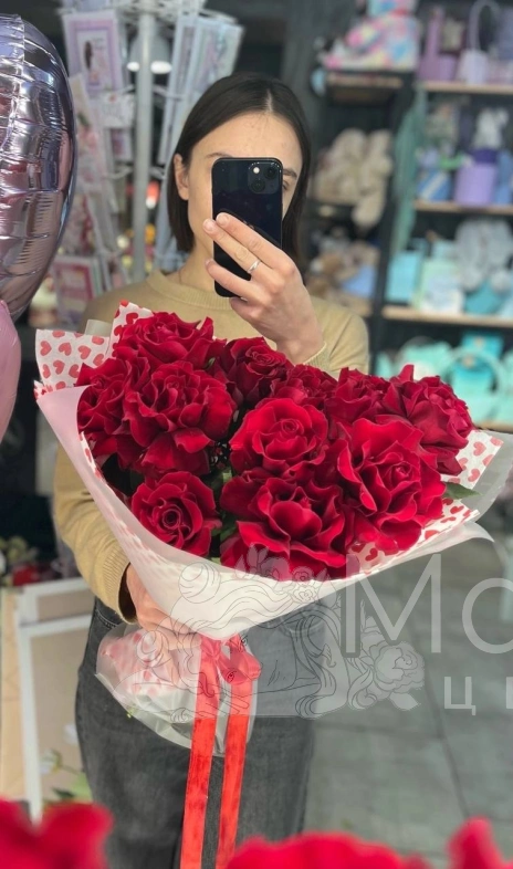 Букет &laquo;Алые французские розы&raquo;