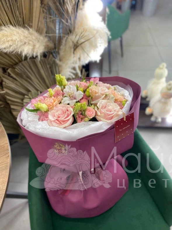 Букет с альстромерией &laquo;Творение&raquo;