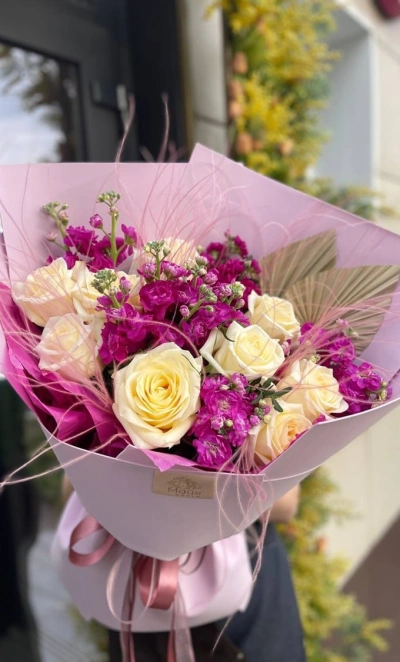 Букет с маттиолой «Теплая дружба»