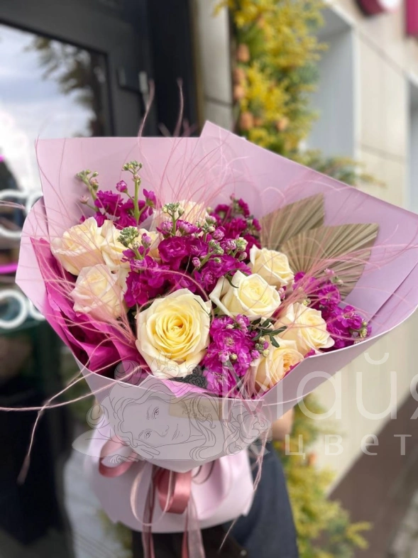 Букет с маттиолой &laquo;Теплая дружба&raquo;