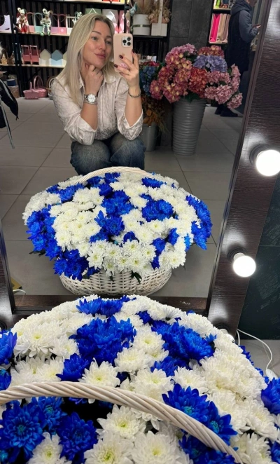 Корзина «101 кустовая хризантема»