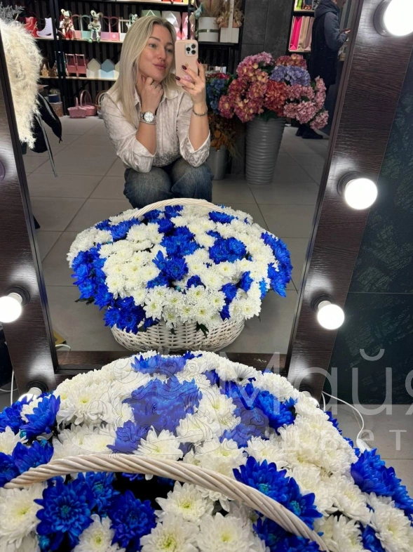 Корзина &laquo;101 кустовая хризантема&raquo;