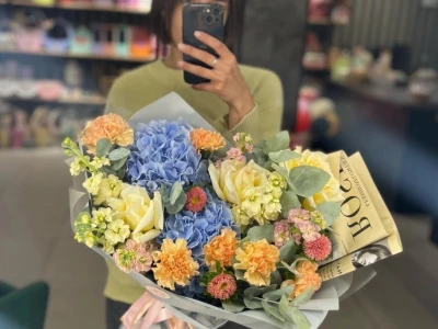 Букет с гортензией «Летний»