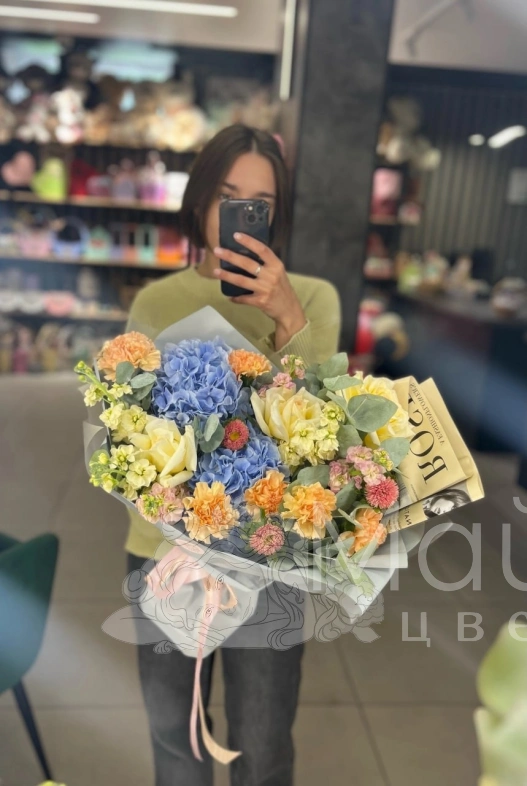 Букет с гортензией &laquo;Летний&raquo;