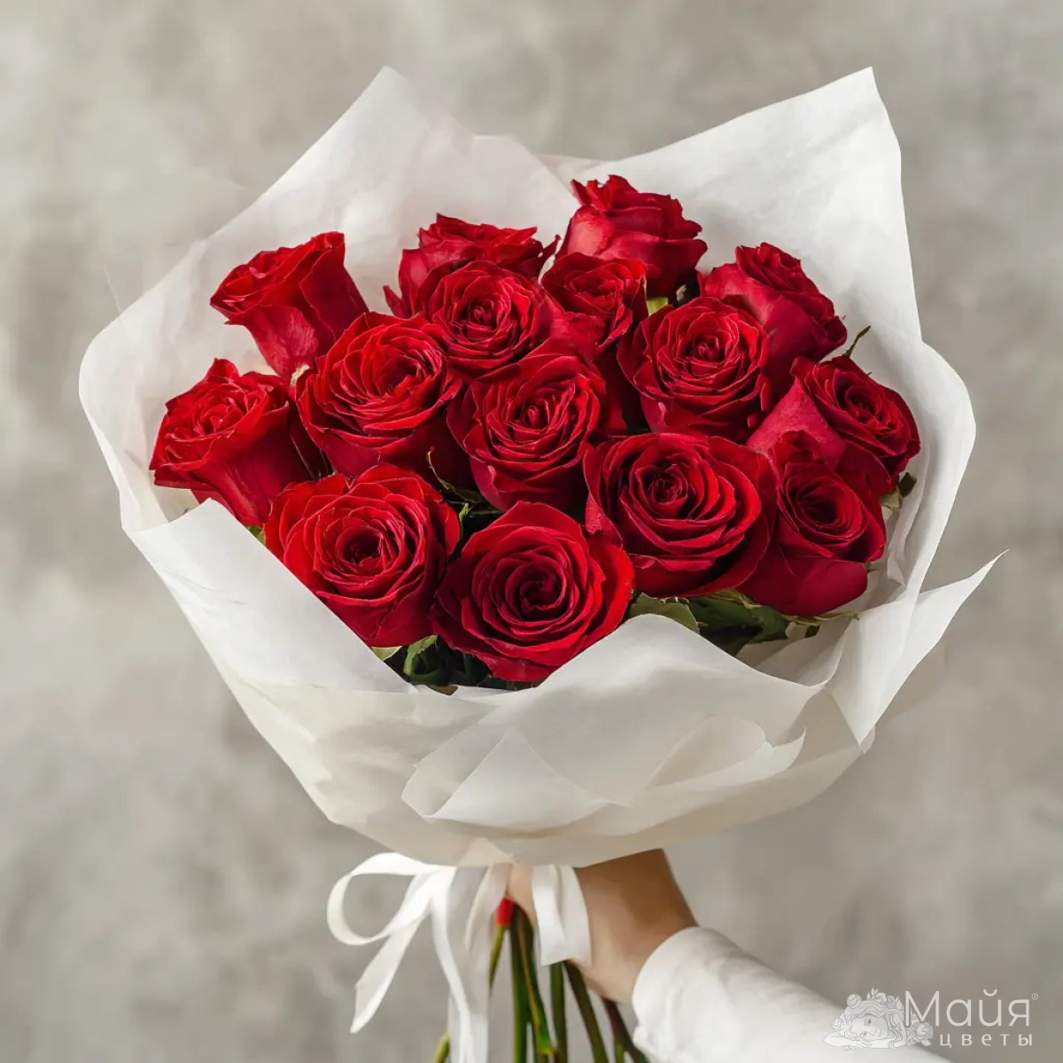 15 красных российских роз 60 см.