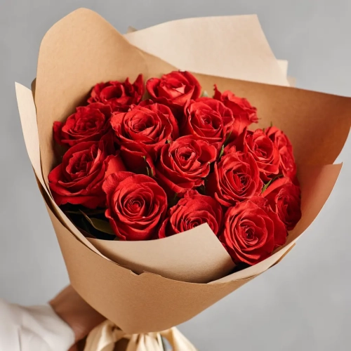 Букет из 15 красных Кенийских роз.