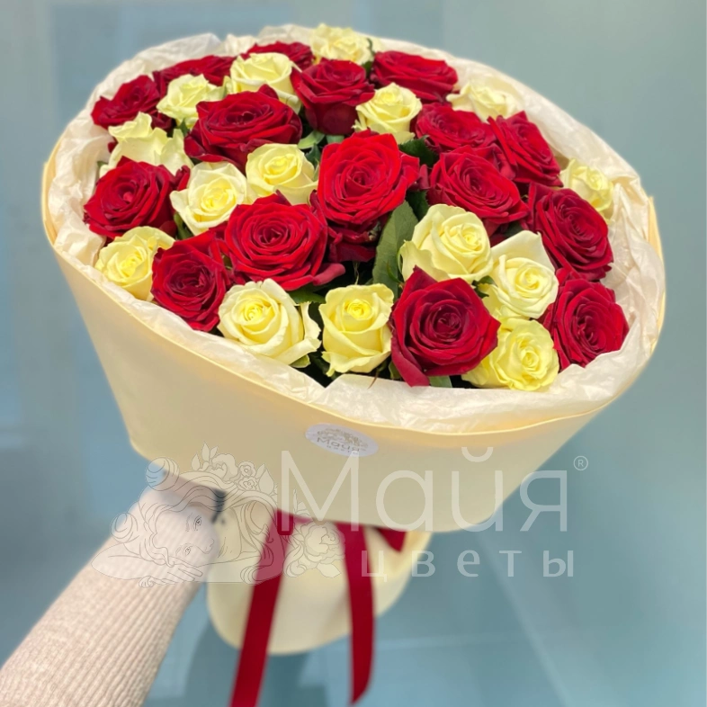 Букет из 31 розы &laquo;Алый закат&raquo;