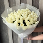 Букет из 51 белой Кенийской розы 40 см. 1