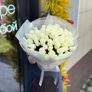 Букет из 51 белой Кенийской розы 40 см. 2