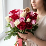 Букет из 25 Кенийский роз микс 40 см в тканевой ленте. 0